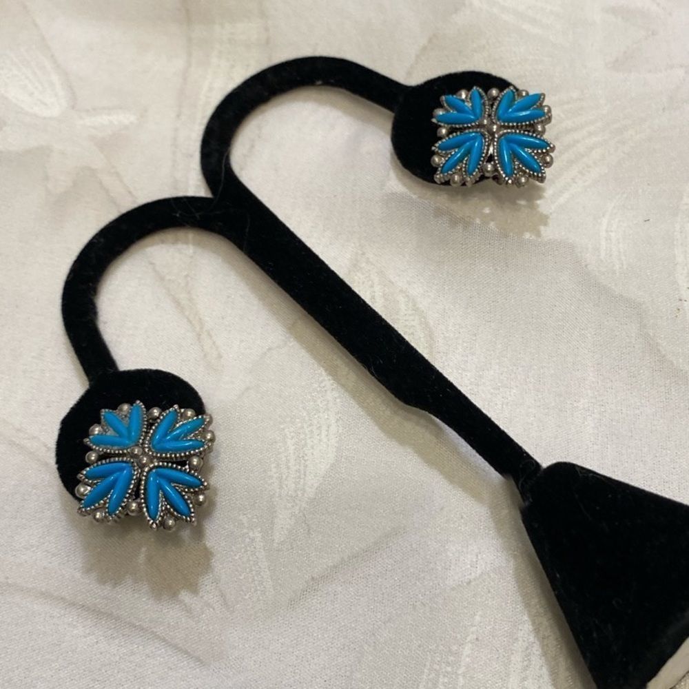 Vintage Estate Silver And Faux Turquoise Earrings - Picture 10 of 10